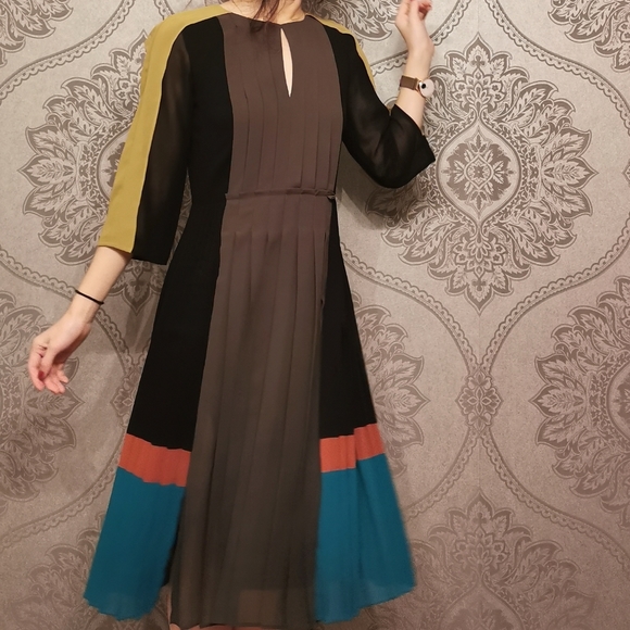 BCBG MaxAzria RUNWAY pleated dress - Picture 1 of 8